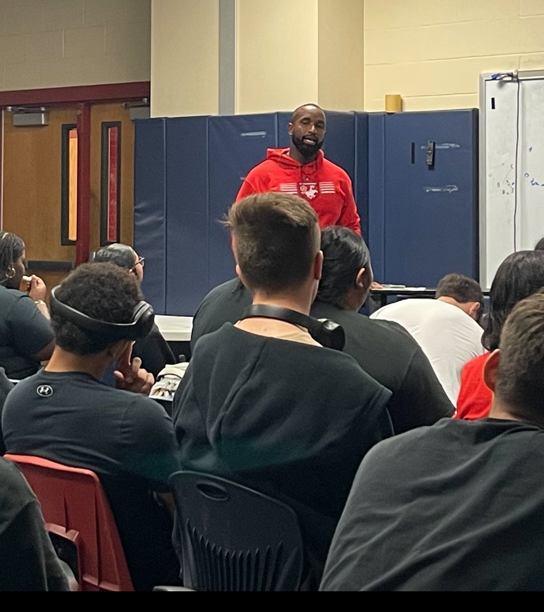 Darnell Barnes M.Ed (@coachbarnes91) on Twitter photo FCA night at TR was an absolute blessing Thank you <a href="/CoachQuiroz/">Q 🇵🇦</a> <a href="/Farris_Coach/">Desmund Farris</a> and Coach Sal for sharing tonight!!! Purpose, Strength, and life in Christ!!! <a href="/TRRoughRiderFB/">Roosevelt Rough Riders</a> <a href="/SA_TRWrestling/">Roosevelt Wrestling</a> <a href="/TRsoftball/">Roosevelt Softball</a> <a href="/TRBaseball2/">Roosevelt Baseball</a> @TRsportsbooster FCA night at TR was an absolute blessing Thank you <a href="/CoachQuiroz/">Q 🇵🇦</a> <a href="/Farris_Coach/">Desmund Farris</a> and Coach Sal for sharing tonight!!! Purpose, Strength, and life in Christ!!! <a href="/TRRoughRiderFB/">Roosevelt Rough Riders</a> <a href="/SA_TRWrestling/">Roosevelt Wrestling</a> <a href="/TRsoftball/">Roosevelt Softball</a> <a href="/TRBaseball2/">Roosevelt Baseball</a> @TRsportsbooster