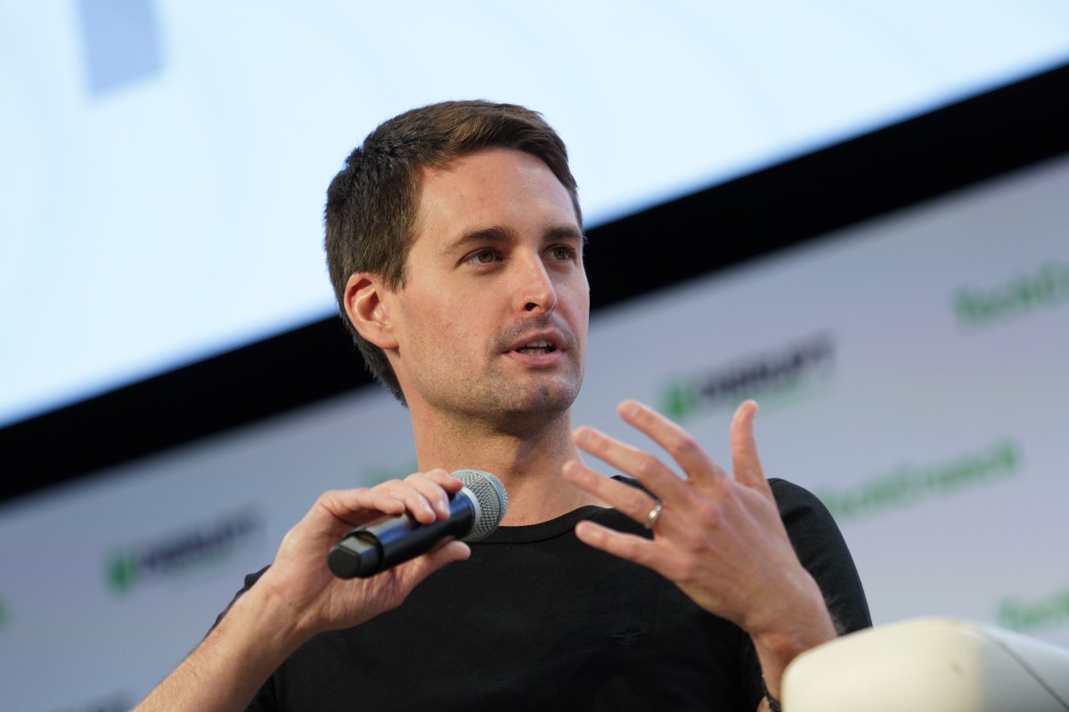 SatScript's tweet image. Snap CEO says the company is testing a ‘simplified’ Snapchat dlvr.it/TCnHWJ