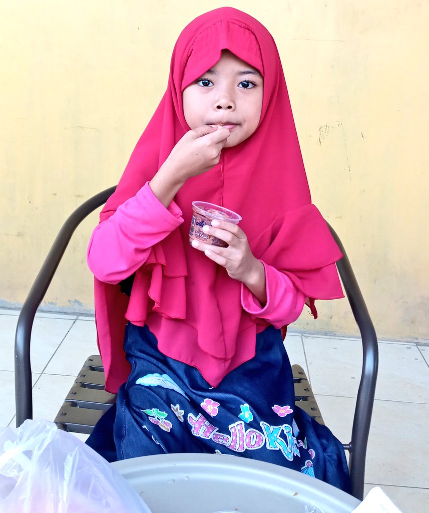 Maa syaa Allah. Allahumma Baarik. 
Shalihah ya, Nduk. Rajin ibadah, belajar, dan menghafal Al-Qur'an.