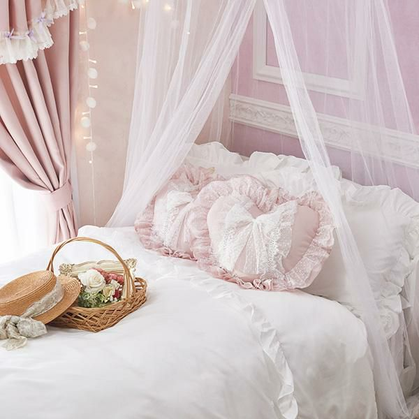 romapri_info's tweet photo. 🎀𝙋 𝙍 𝙀 𝙎 𝙀 𝙉 𝙏  第226弾🎀

たっぷりフリルとレースのリボンが
ロマンティックなクッションをプレゼント🎀

置いておくだけでお部屋が華やかに💕

🌷RTとフォローで応募完了♡  
9/17(火)までのRTが対象です https://t.co/6uqffcBSYw