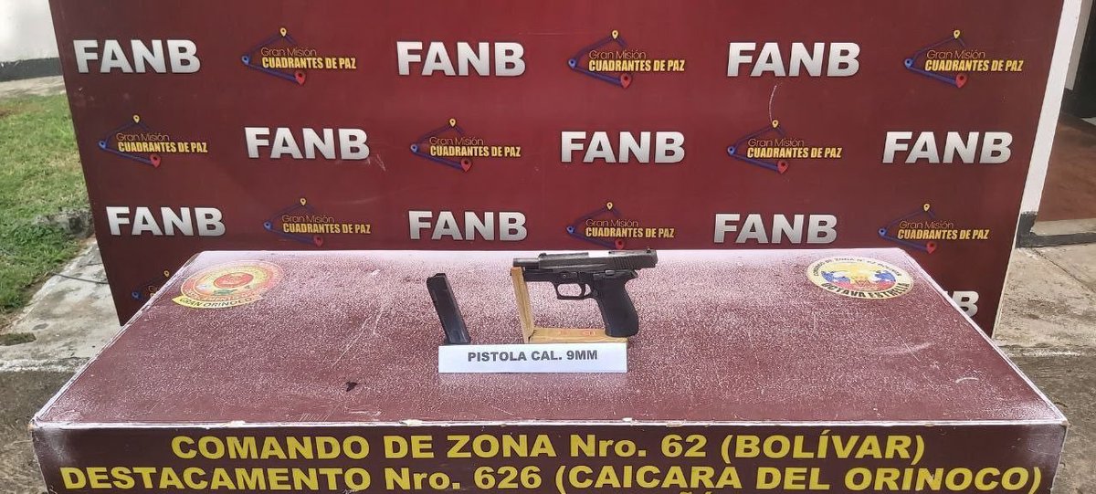 Efectivos de la #FANB  efectuaron la aprehensión de dos (02) ciudadanos a quienes se les incautó un arma de fuego tipo pistola, marca Sig Sauer, cal. 9mm, serial VE003824, color Negro, con un cargador sin cartuchos, en el P.A.C. "Los Pijiguaos" de la troncal 19, parroquia