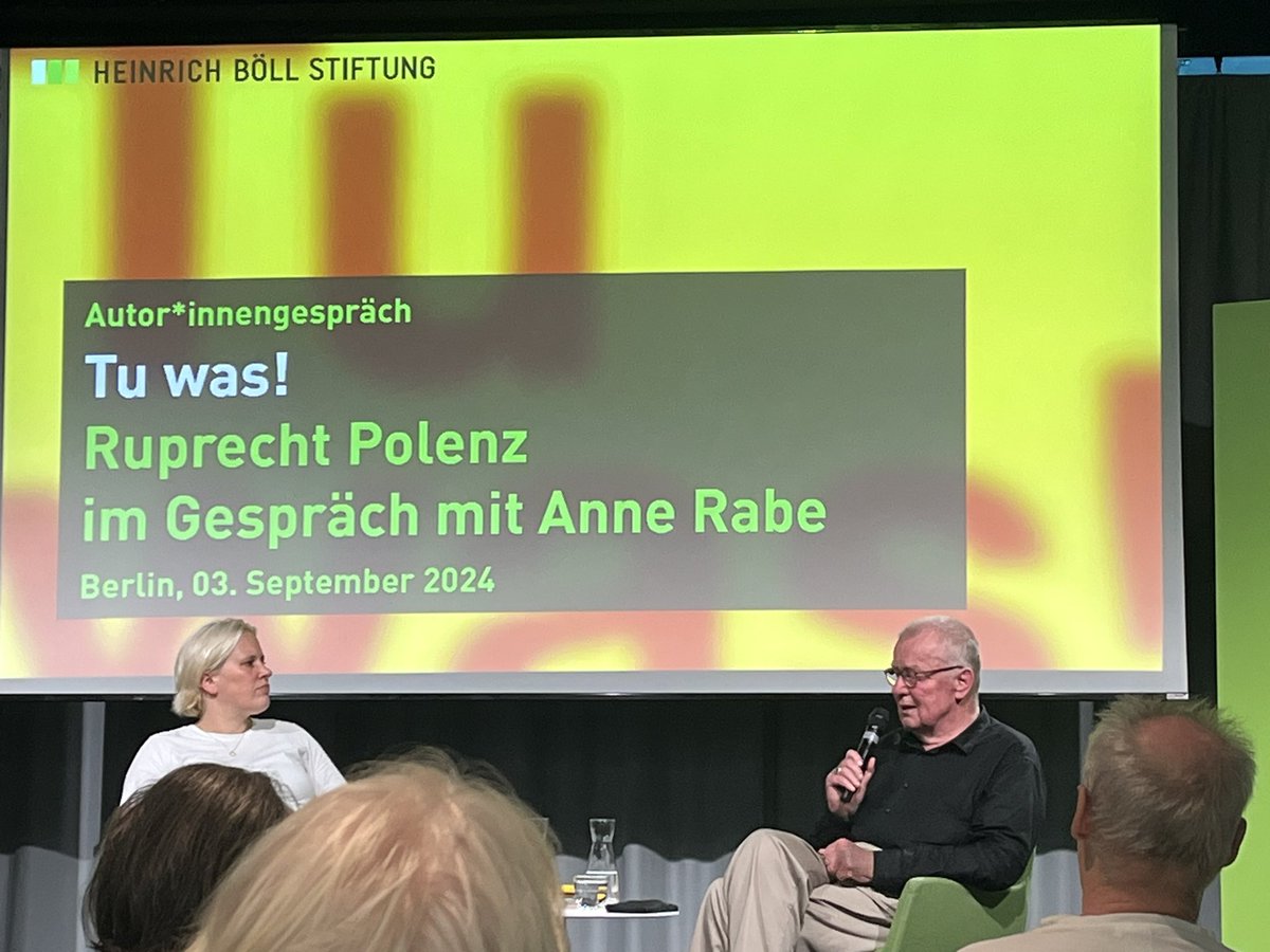 HelloEuromat's tweet photo. Zwei Bautzener über ihr Engagement für Demokratie: @AnneRabe2 im spannenden Dialog bei der #TuWas-Buchpremiere mit @polenz_r in der @BoellStiftung! Zum Nach-Sehen: 👉🖥️https://t.co/XoBOeaP5i1. Zum Vor-Lesen: 👉📖 https://t.co/3u3DxDHp61. Zum Mit-Machen: Mit #Danke starten! Jetzt. https://t.co/HM4O2exdqg