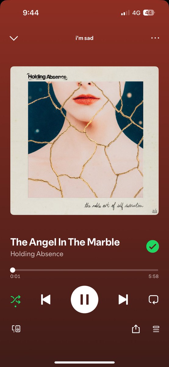 crownxshyness's tweet photo. me vs the last song i listened to https://t.co/gJrJ1stRim