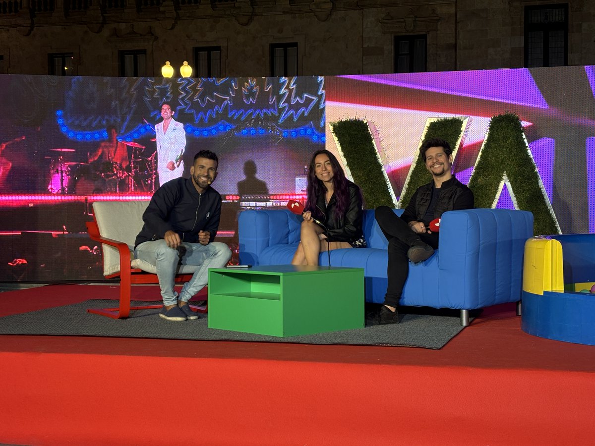 la8valladolid's tweet photo. ¡El ritmo no para #La8Valladolid!💃🏻
Escuchamos a @megynikol en el especial #FiestasVLL2024 y en unos instantes disfrutaremos de su actuación 🎤🎵

🕗 Hasta las 23:30.
📱💻 Directo en https://t.co/nTSDLlM6wI https://t.co/M0pbeHTT29