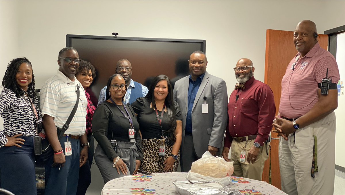 Karen Lucario (@ap_k_lu) on Twitter photo Surprised our Principal <a href="/davishs_falcons/">Anthony Watkins</a> for his Birthday! 🥳 <a href="/DavisHS_AISD/">General Benjamin O. Davis, Jr. Senior High School</a> Surprised our Principal <a href="/davishs_falcons/">Anthony Watkins</a> for his Birthday! 🥳 <a href="/DavisHS_AISD/">General Benjamin O. Davis, Jr. Senior High School</a>
