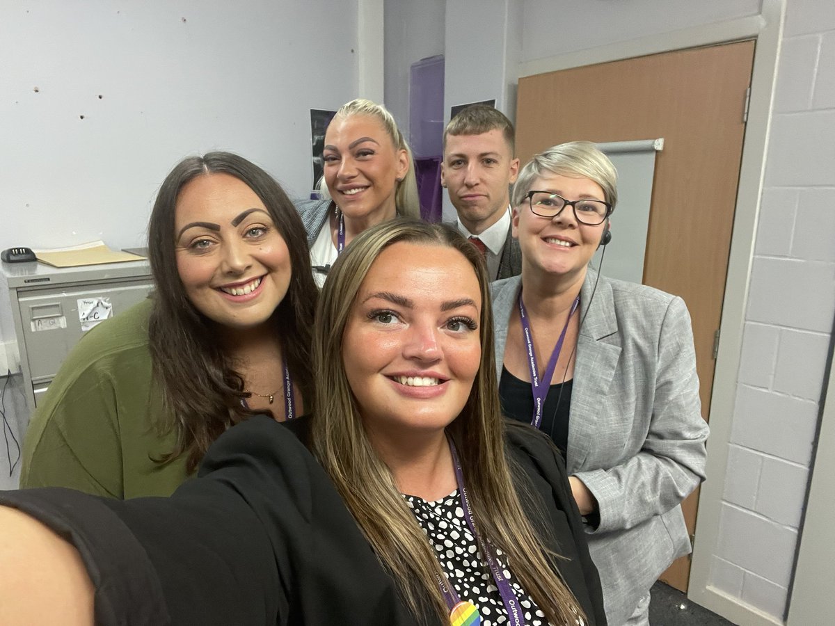 Miss Kelly tweet media