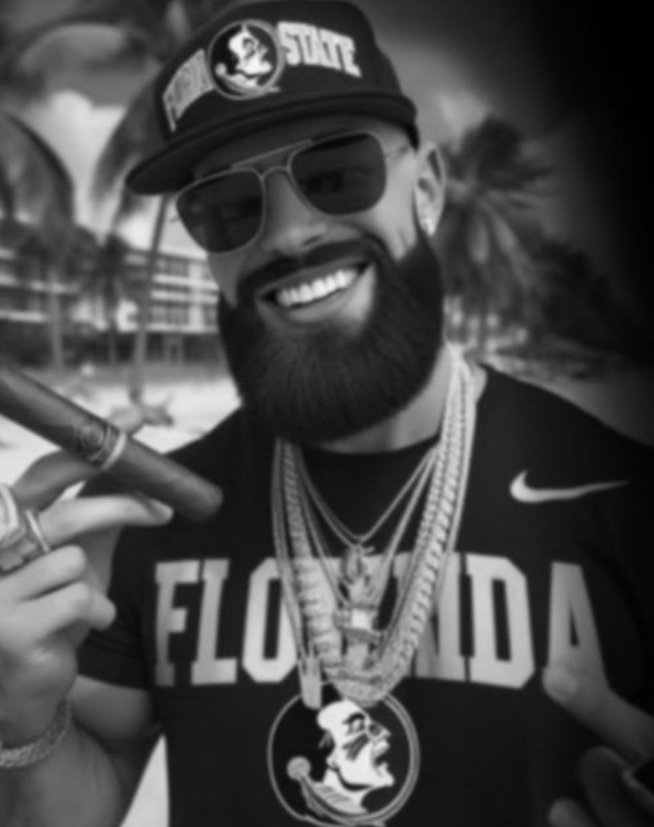 Has anyone seen this man?!?  He was last seen with a red solo cup.  The cup is presumed to be armed with a spoon and should be considered extremely dangerous.  🥤🥄 #redsolocup #spoon #Noles