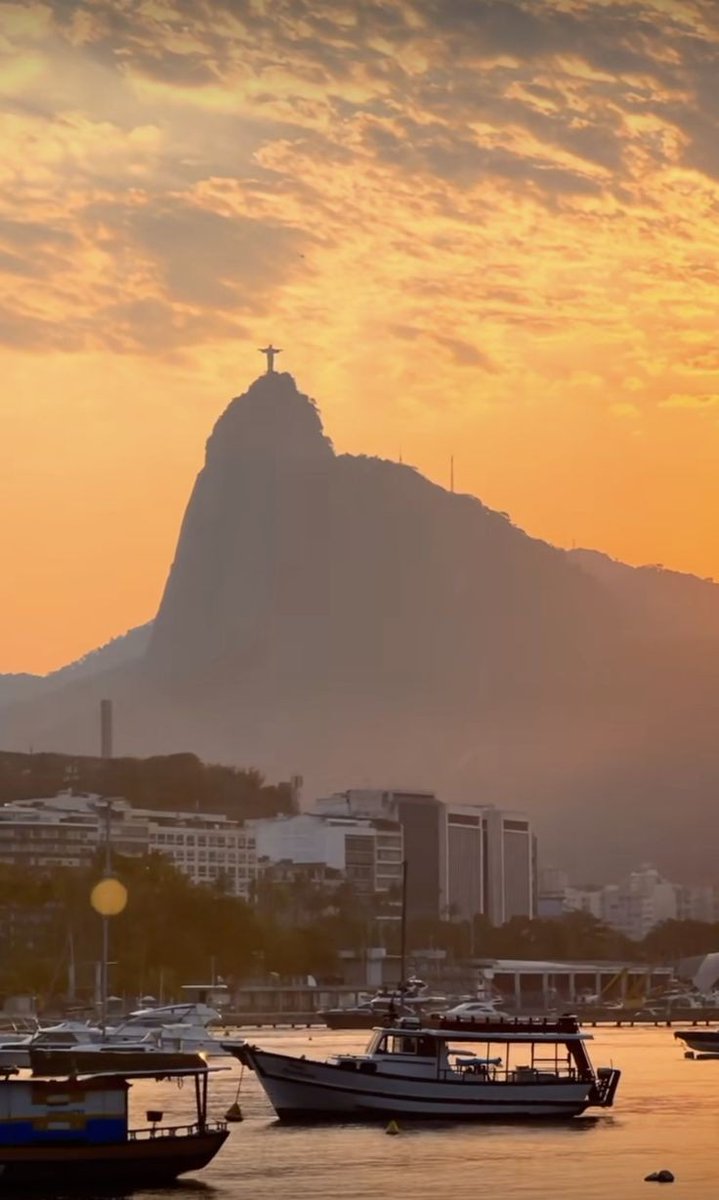 FabioFr77013701's tweet photo. Que todos tenham uma noite de paz 🙏 https://t.co/CfjpxuWWpm