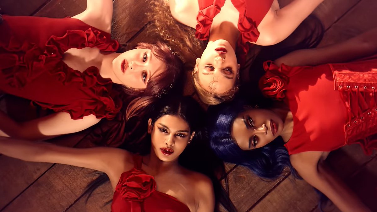 lissyselise's tweet photo. I wish I had enough followers so that I could post "BLACKSWAN is saving K-pop” and 20 people would reply “real” https://t.co/FacBbhq2nv