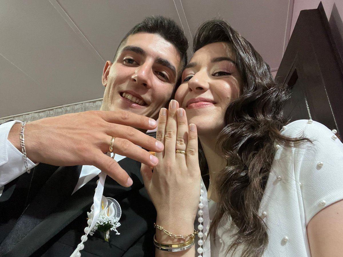 DilaraaDilcan's tweet photo. En güzel günümüz seni seviyorum sözlüm 💕  @burak0kty https://t.co/O2hytEFtNy