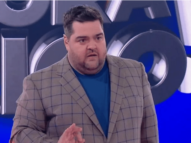 DelDifusora's tweet photo. Darío Barassi se va de Ahora Caigo: cuáles son los motivos y quién es su reemplazo: El conductor reveló que abandona el programa por cuestiones laborales y ya se conoció quien lo sucederá al frente del show. El carismático conductor Darío Barassi anunció… https://t.co/zSNWEE88jZ https://t.co/TNIyMbE1aQ
