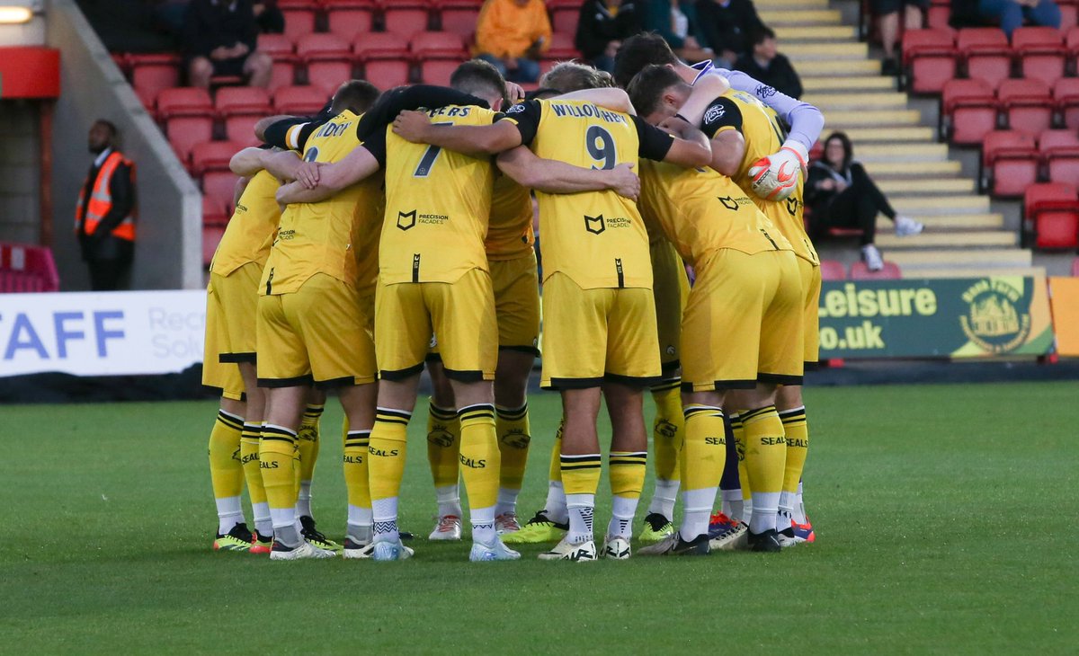 ChesterFC's tweet photo. 𝗔𝗹𝗹 3️⃣7️⃣0️⃣ 𝗼𝗳 𝘂𝘀. 🙌

Thanks for your unbelievable support tonight, Seals. 🦭

#AllOfUs | #KIDCFC https://t.co/gDuRsH3LE2
