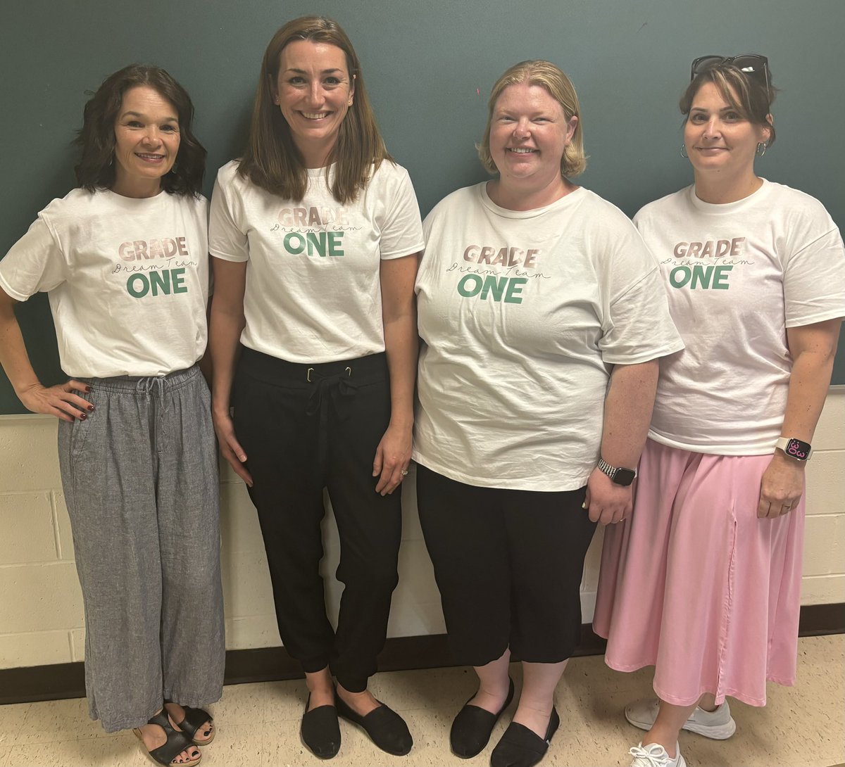 mrsmullen9's tweet image. Grade One &apos;Dream Team&apos; 🥰
@StStephenOCSB @MissHodgins2 @MrsGaron @tpsmall1ders #ocsbFirstDay  #ocsbHope  #ocsbReady
