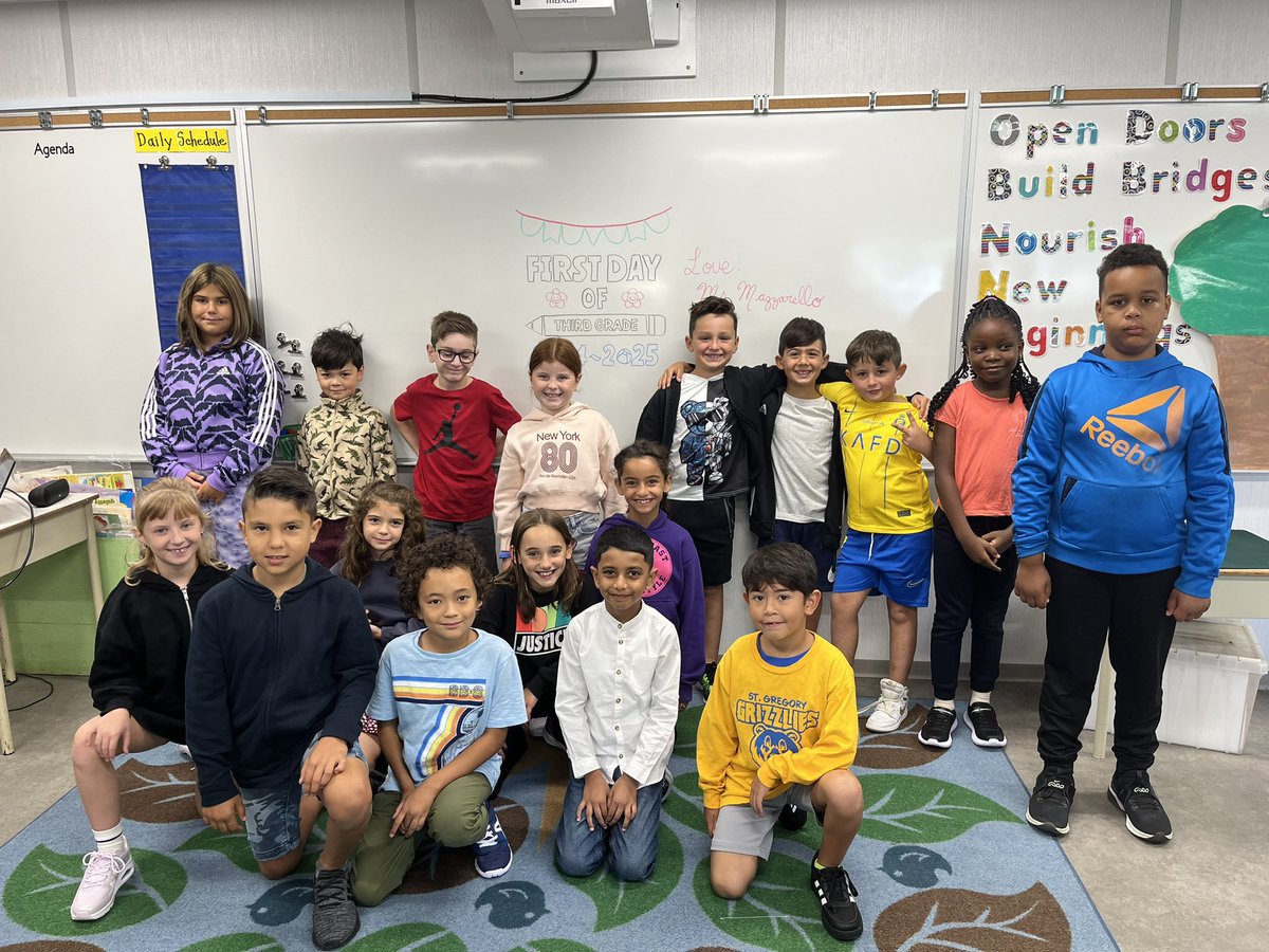 Happy 1st Day of School Grade 3’s! 👩🏻‍🏫✏️📏📚🖍️ #ocsbFirstDay <a href="/StGregoryOCSB/">St. Gregory School</a>