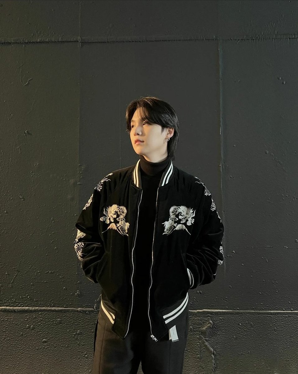 تی ال من خلوته یا واقعا کسی نیست؟

WE LOVE YOU YOONGI
FUTURES GONNA BE OKAY 
#YoongiNeverWalksAlone
#ARMYStandsWithSuga 
#BesideSUGA