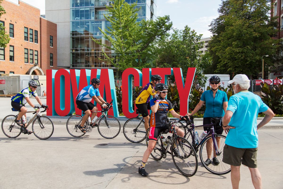 ICDowntown's tweet image. Don&apos;t Miss Out: Downtown Iowa City&apos;s Fall Event Lineup – You Belong Here - mailchi.mp/b0e6806ba0cb/i…