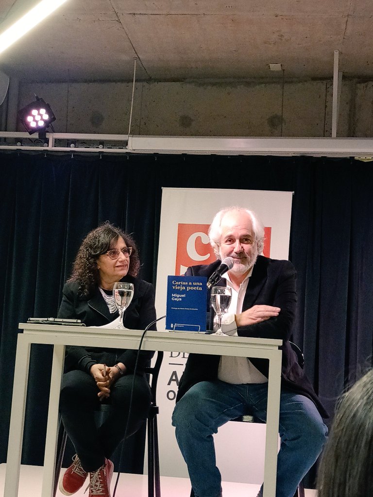 Riverside Agency (@riversideagency) on Twitter photo #Ahora @miguelgaya y <a href="/kolesnicova/">Patricia Kolesnicov</a> presentan "Cartas a una vieja poeta" en Librería del Fondo Edita Hugo Benjamín #Ahora @miguelgaya y <a href="/kolesnicova/">Patricia Kolesnicov</a> presentan "Cartas a una vieja poeta" en Librería del Fondo Edita Hugo Benjamín