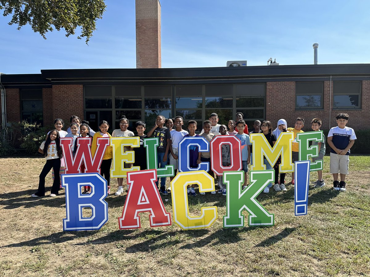 🍎📚We had a great first day of fourth grade!🍎📚 <a href="/HowellRoadVS13/">Howell Road Elementary School</a> #happeningathowell