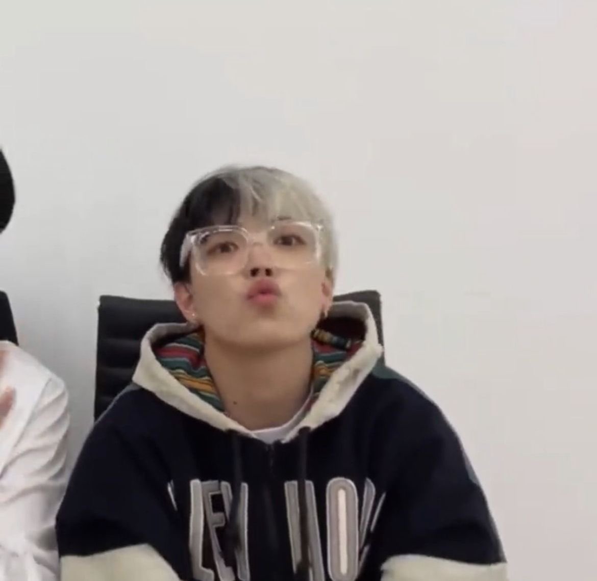hourly hongjoong tweet media