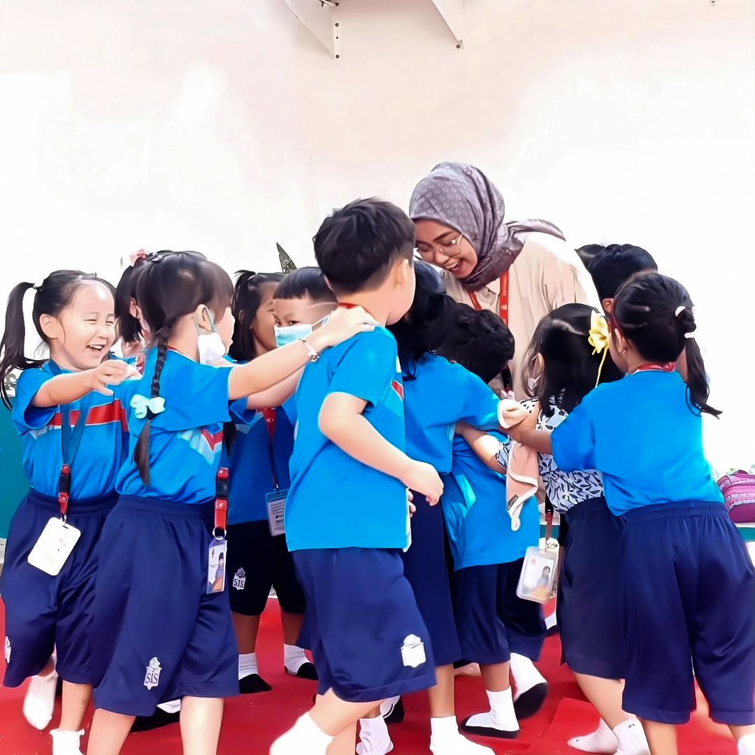 SIS schools are GREAT. And our great teachers work diligently to create positive outcomes for our students, ensuring they receive the best education possible.
bit.ly/4dQPZyT 
#SISGroupOfSchools #EducationForChange #EmpoweringLeaders #FutureGlobalSolutions