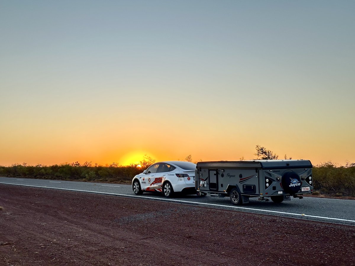 #evadventure
#AUSYLongLap #AUSYVanTour
<a href="/VarietyAU/">Variety Australia</a> 
<a href="/Tesla/">Tesla</a> <a href="/TeslaAUNZ/">Tesla Australia & New Zealand</a> #ModelY
Day 3
Sunrise on the way to #Pardoo Roadhouse #WesternAustralia
