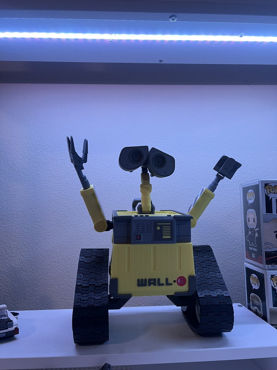 ElBarto_______'s tweet photo. 3D Printed WALL-E https://t.co/kmelCdseKP