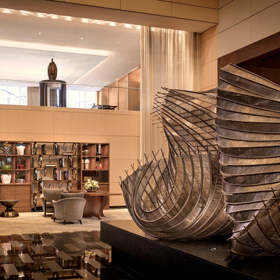 Discover the essence of artistry at Park Hyatt Zurich. 91 original works beckon the discerning eye, including a captivating mural by Sol LeWitt and Martina Vontobel’s intricate “Network” sculpture.