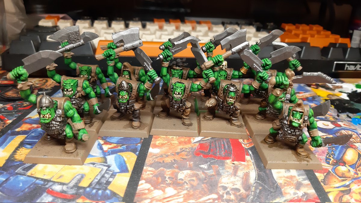 VioletSunProps's tweet photo. @Garfytwit I didn't get much painting done at all (though did do a lot of building). Stuff I did paint: a TARDIS, some Orcs and half started an Orc Shaman. https://t.co/f5o6UqlxAh