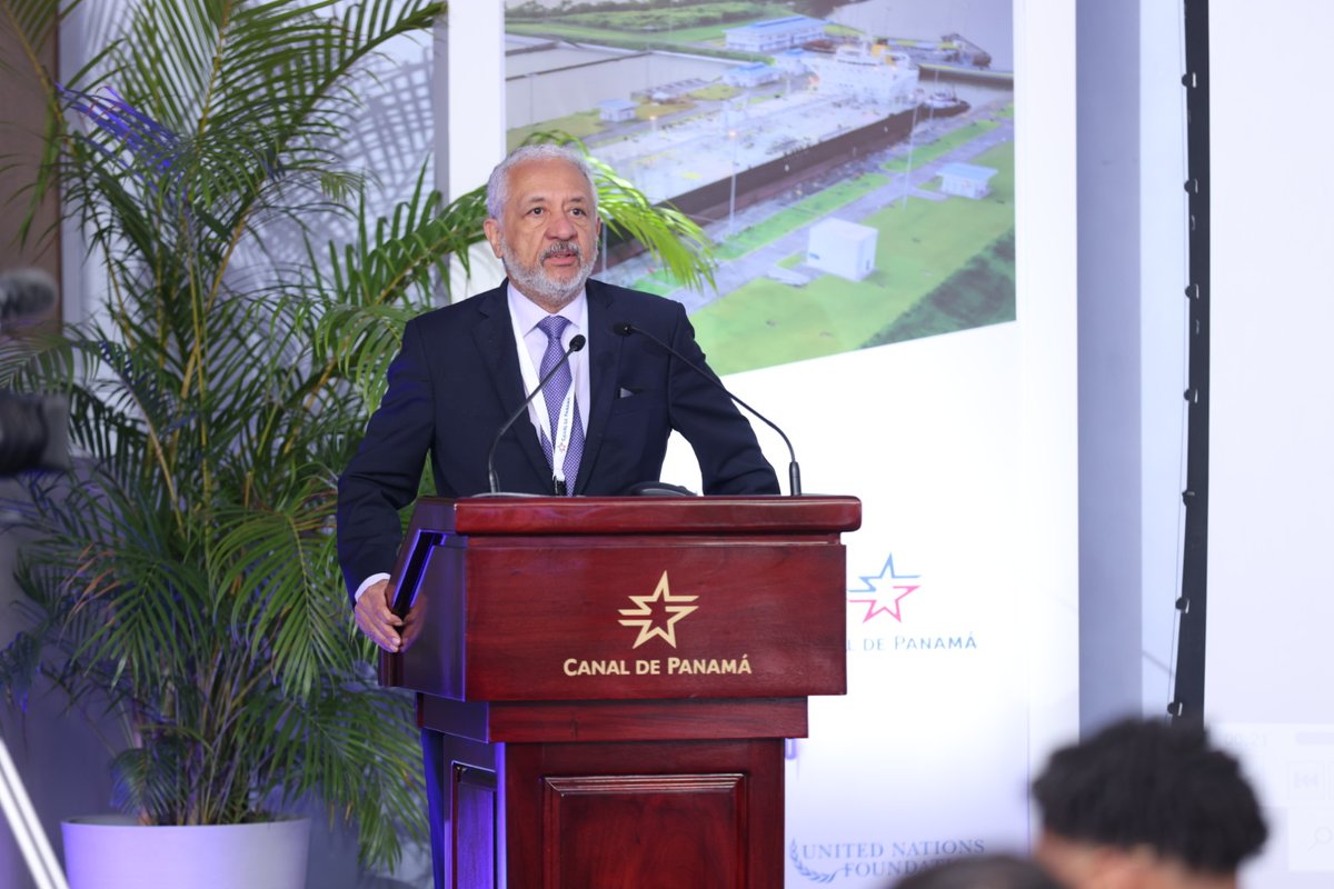thepanamacanal's tweet image. 🤝🌍 Today, at the event "Challenges and Opportunities for Panama in the Decarbonization of the Maritime Industry," we celebrate the collaboration between the Panama Canal and key partners like Manuia, UN Foundation, UN Climate Champions, and Ambition Loop. Together, we are…