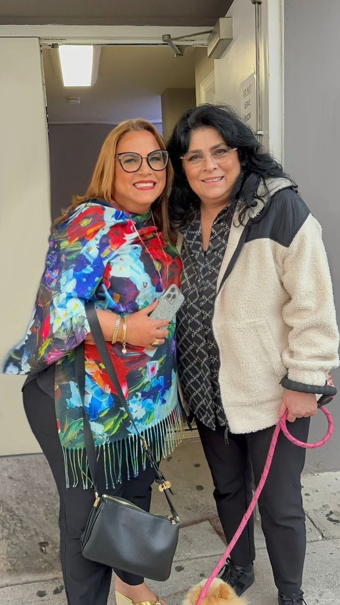 VickyQueenPR's tweet image. Cuando un sueño se hace realidad, el mundo parece detenerse por un momento. Lo que parecía lejano y casi inalcanzable se materializa frente a nosotros, confirmando que los sueños se cumplen. Es un instante de pura alegría,  dando paso a una profunda satisfacción.@victoriaruffo31