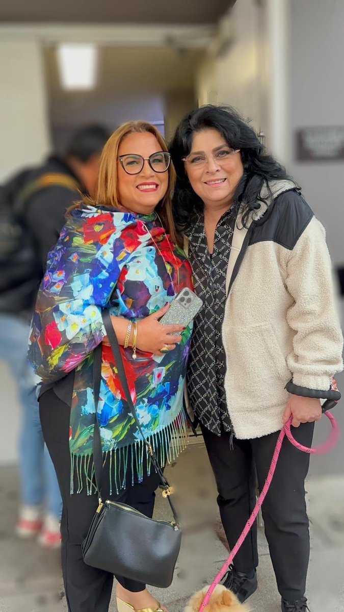 VickyQueenPR's tweet image. Cuando un sueño se hace realidad, el mundo parece detenerse por un momento. Lo que parecía lejano y casi inalcanzable se materializa frente a nosotros, confirmando que los sueños se cumplen. Es un instante de pura alegría,  dando paso a una profunda satisfacción.@victoriaruffo31