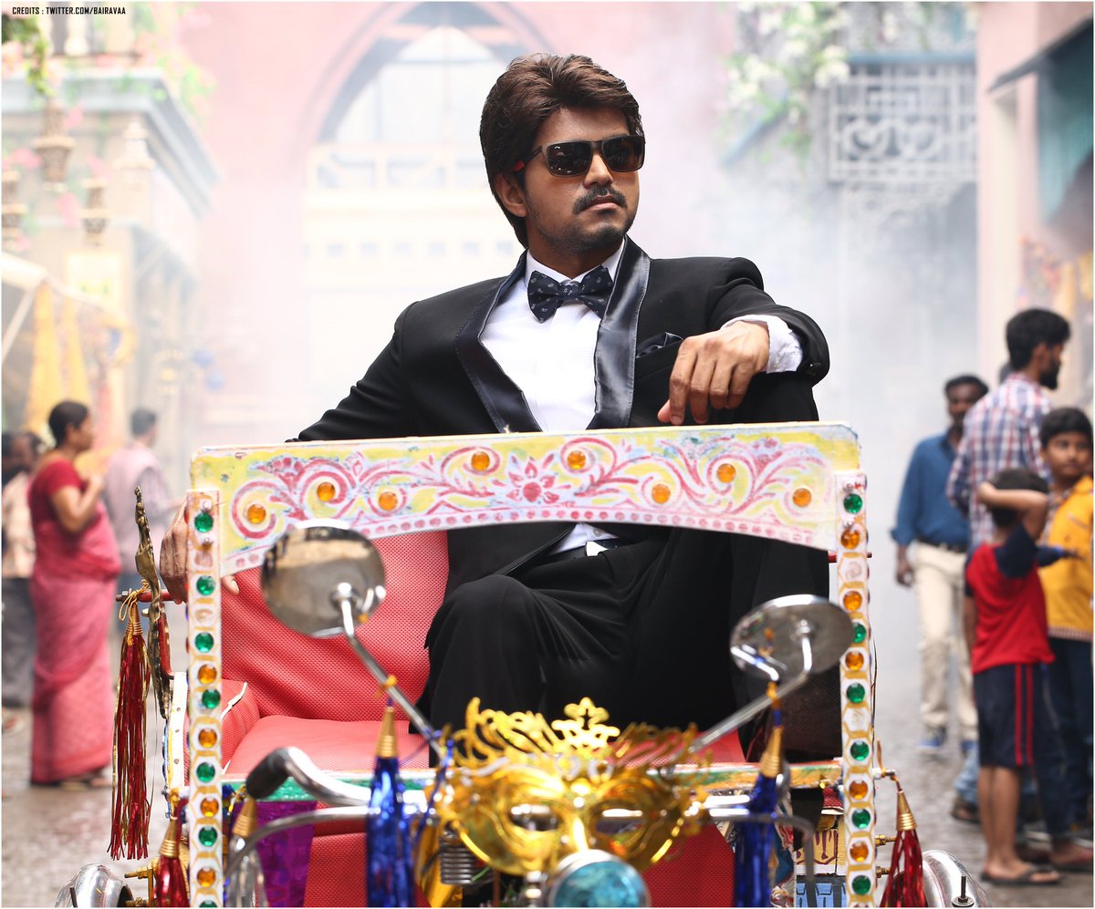 kingofkwood's tweet photo. #8YearsOfBairavaaFirstLook
UHD / HD Posters Stills
More At: https://t.co/5ZKd32BbmR
#BairavaaFirstLook #BairavaaSecondLook
#8YearsOfBairavaaSecondLook
#Bairavaa @actorvijay
#TheGreatestOfAllTime https://t.co/Ce5AtO4668