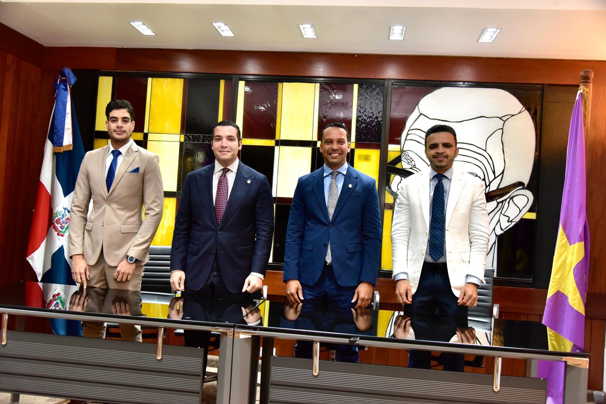 El Bloque del @PLDenLinea tiene los presidentes de comisiones más jóvenes en la Cámara de <a href="/DiputadosRD/">Cámara de Diputados de la República Dominicana</a>, llenos talento, méritos y capacidad 

- @BrayVargasN Movilidad y Transporte
- @SauloVega3 Mypimes 
- <a href="/CMariottiPaz/">Charlie Mariotti Jr.</a> Industria y Comercio 
- @OscarMorel2005 Energía