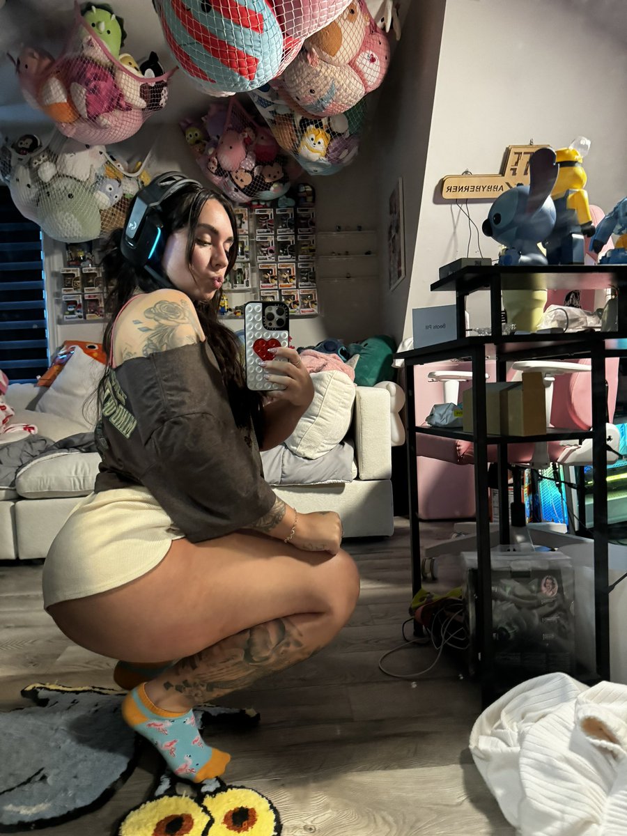 abbyberner_'s tweet photo. PLAYING WITH SUBS:)))) subs all 25% off https://t.co/C0VRPNEjXQ https://t.co/k5nDyFqP1f
