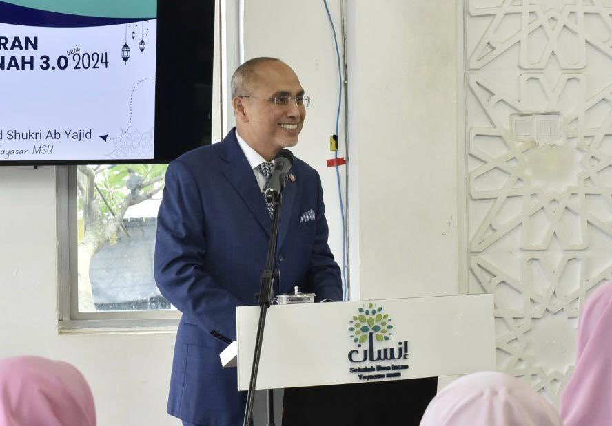 MohdShukriYajid's tweet photo. Officiated the launching of the @sbiyayasanmsu flagship Mukhayyam Madinah 2024, a community school project supported by @YayasanMSU. Already into its 3rd year, this significant initiative drives holistic education &amp; mobility for a wholesome mindset &amp; built character @MSUmalaysia https://t.co/cIjyfrMYTo