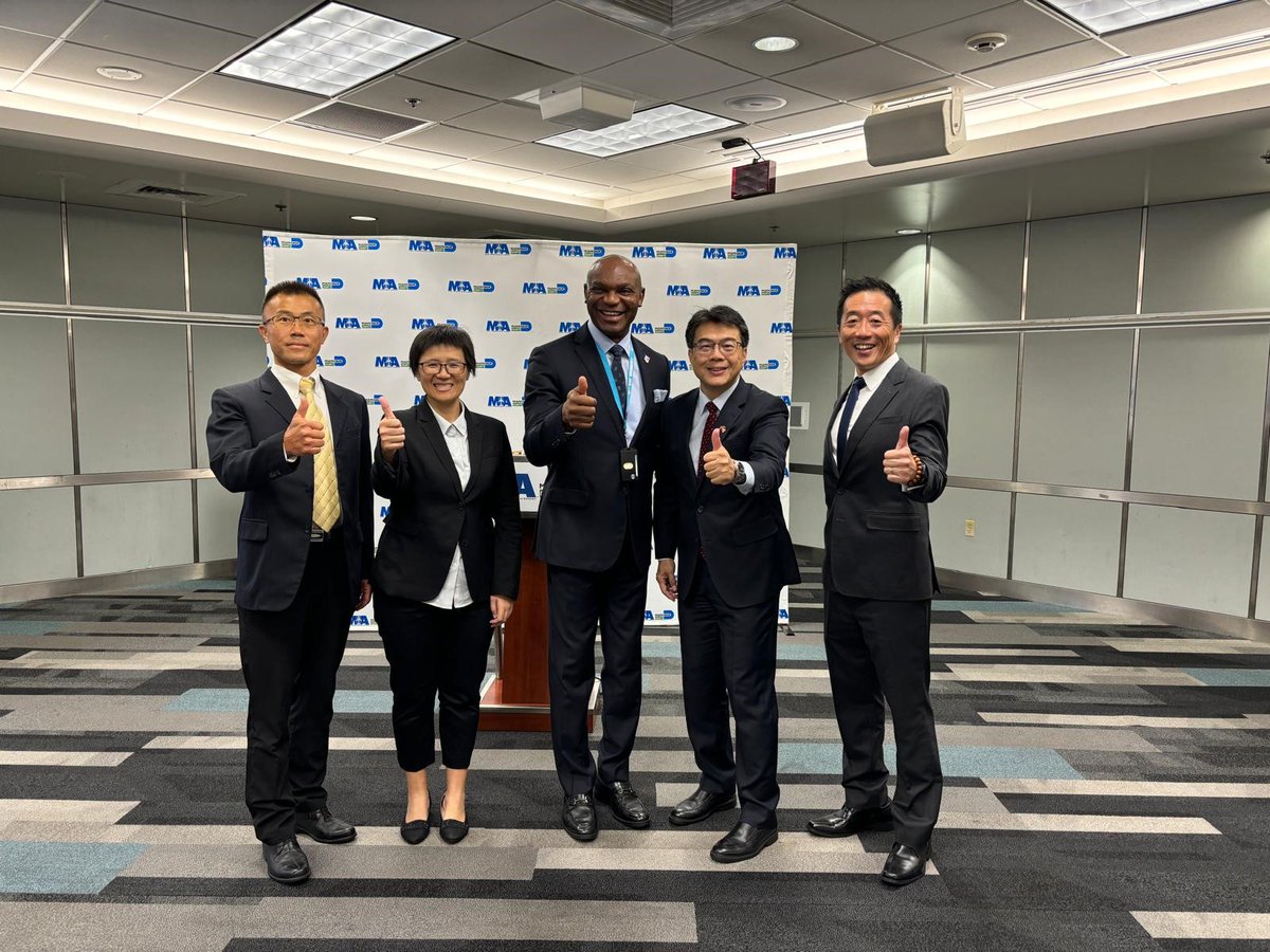 TECOMiami's tweet photo. DG Chou attended the annual airport operations seminar at #MiamiInternationalAirport, hosted by the Miami-Dade Aviation Department (#MDAD), and engaged with over 80 diplomats from different countries. https://t.co/49Mq1sXs9F
