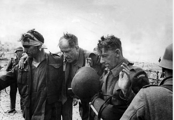 CanadasMiliHist's tweet photo. Canadians taken prisoner after surrender at Dieppe. 19 August 1942.
#DieppeRaid
https://t.co/r8s9EZqYru
If you enjoy my Canadian military history content, you can support it with a donation at https://t.co/PrmBkt8Bwj https://t.co/Chm0FqWYBj