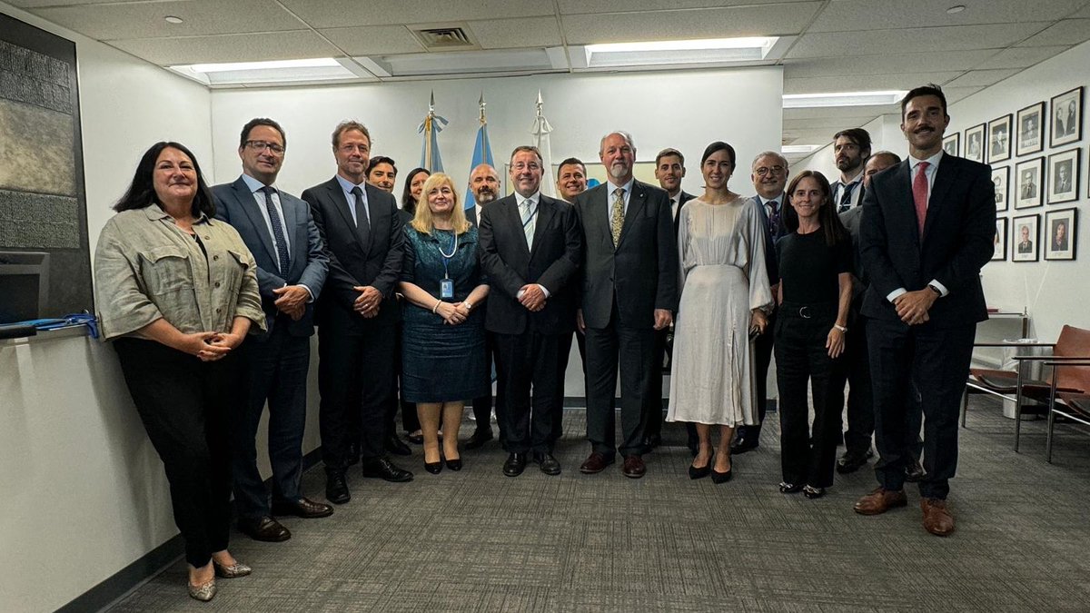 Achim Steiner (@asteiner) on Twitter photo I had the pleasure of giving the closing remarks at a fascinating discussion on the future of development in 🇦🇷. Accompanied by Ambassador Lagorio from <a href="/ArgentinaMFA/">Argentina MFA 🇦🇷</a>, we exchanged insights on how <a href="/UNDP/">UN Development</a> regional & country teams can support Argentina as it faces future challenges. I had the pleasure of giving the closing remarks at a fascinating discussion on the future of development in 🇦🇷. Accompanied by Ambassador Lagorio from <a href="/ArgentinaMFA/">Argentina MFA 🇦🇷</a>, we exchanged insights on how <a href="/UNDP/">UN Development</a> regional & country teams can support Argentina as it faces future challenges.