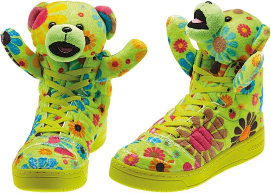 I have been wanting these shoes for years and kind of concluded they were custom for Orange Caramel,