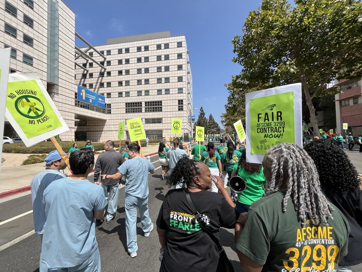 CALabor4ClimateJobs (@c_l_c_j) on Twitter photo 🟢🟡 We had an amazing weekend at <a href="/afscme3299/">AFSCME Local 3299</a> MATCon 2024! CLCJ & the 3299 climate committee held a workshop on climate change and its impact on UC workers. We joined the picket lines 🪧 and were inspired by the power of AFSCME members fighting for a fair contract. ✊🏽 🟢🟡 We had an amazing weekend at <a href="/afscme3299/">AFSCME Local 3299</a> MATCon 2024! CLCJ & the 3299 climate committee held a workshop on climate change and its impact on UC workers. We joined the picket lines 🪧 and were inspired by the power of AFSCME members fighting for a fair contract. ✊🏽