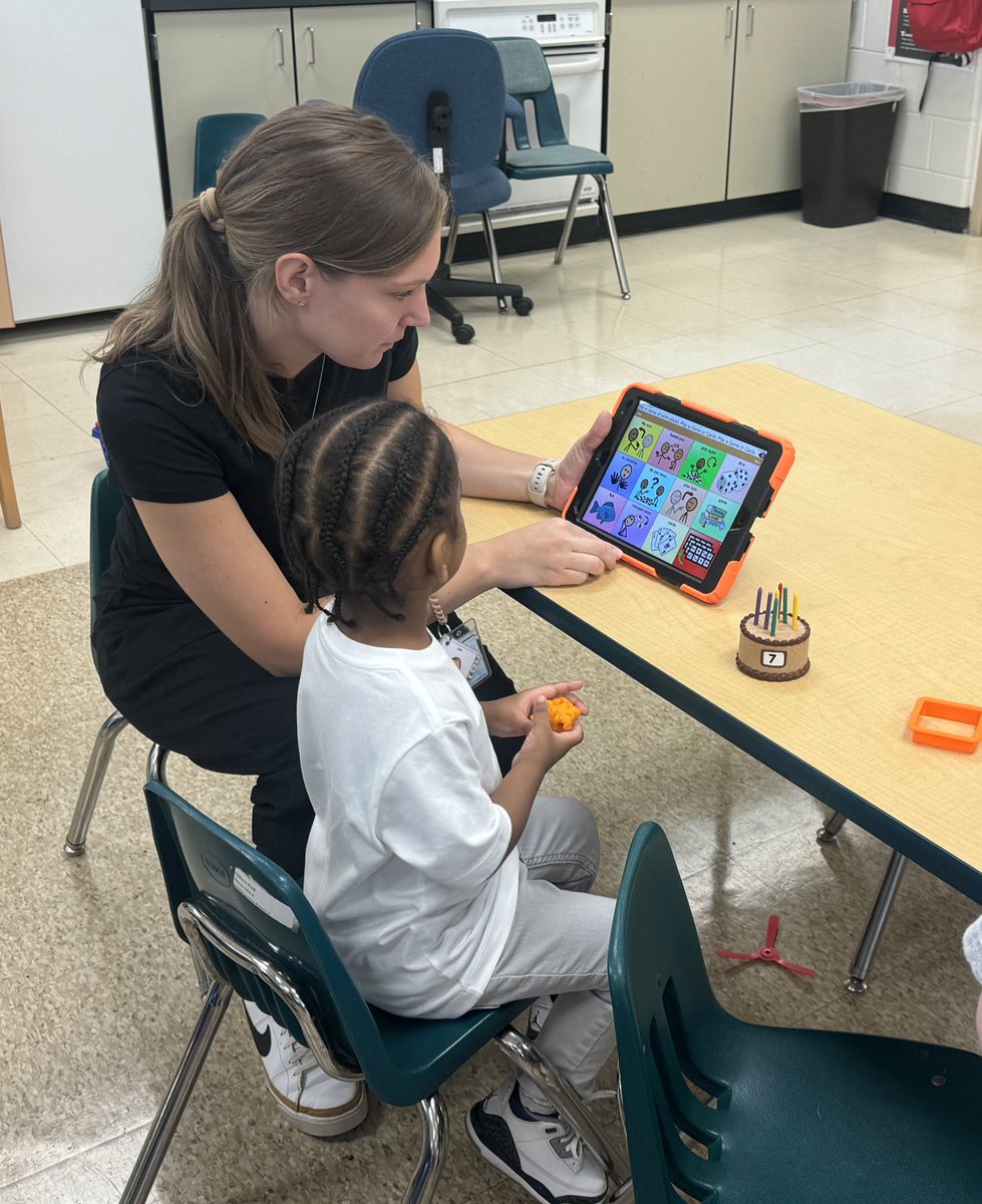FSESAACPS's tweet photo. Empowering every voice, one message at a time. π¬π± #InclusiveEducation #PreKSuccess #EveryVoiceMatters #belongrowsucceed https://t.co/24WVoSYnTQ