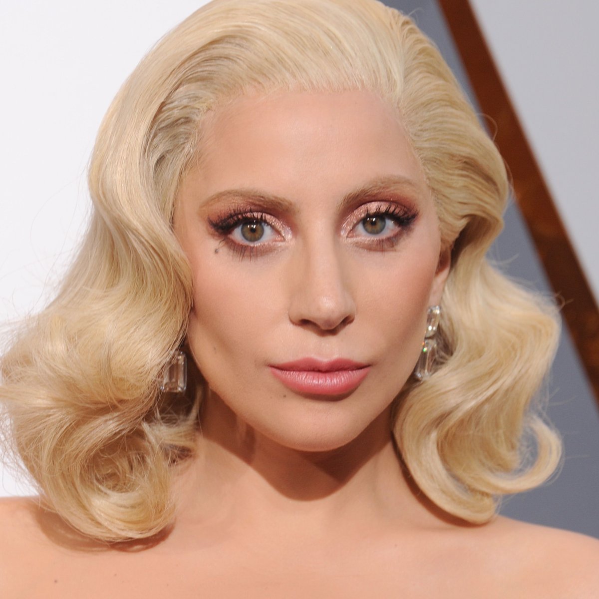 usanewshq's tweet image. 🚨BREAKING: Taylor Swift and Lady Gaga say they will leave the United States if Donald Trump becomes President in 2024.

What’s your reaction?