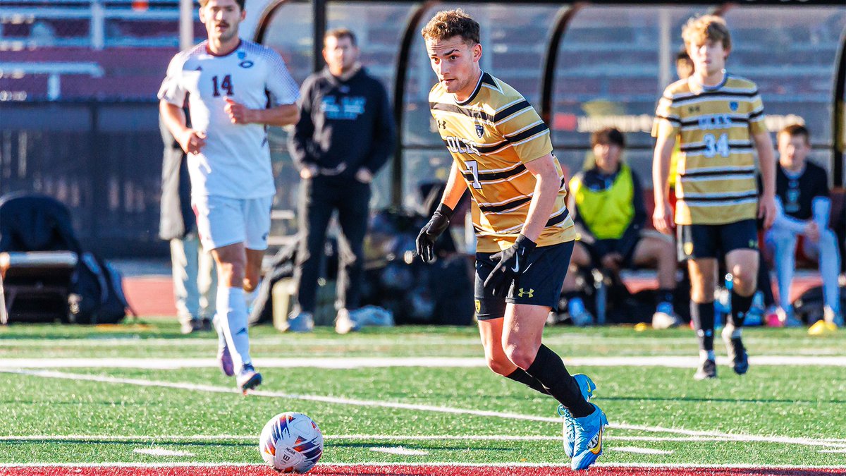 No. 1 <a href="/StOlafMSOC/">St. Olaf Men’s Soccer</a> returned to its winning ways with a 3-0 road shutout of UW-River Falls this afternoon! The Oles host Mary Hardin-Baylor on Thursday in their home opener.

RECAP: athletics.stolaf.edu/news/2024/9/3/…

#UmYahYah | #OlePride | #d3soc