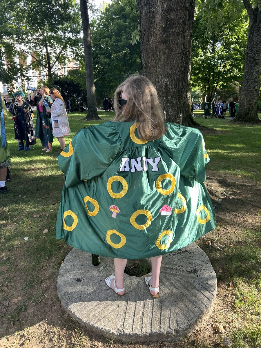fragileone22's tweet image. Thank you @jfishman600 for inspiring my to decorate my graduation robe!  T-minus 8 months I will graduate with the class of 2025!!
@phish @TomMarshall111
#phish #jambands #mumudress