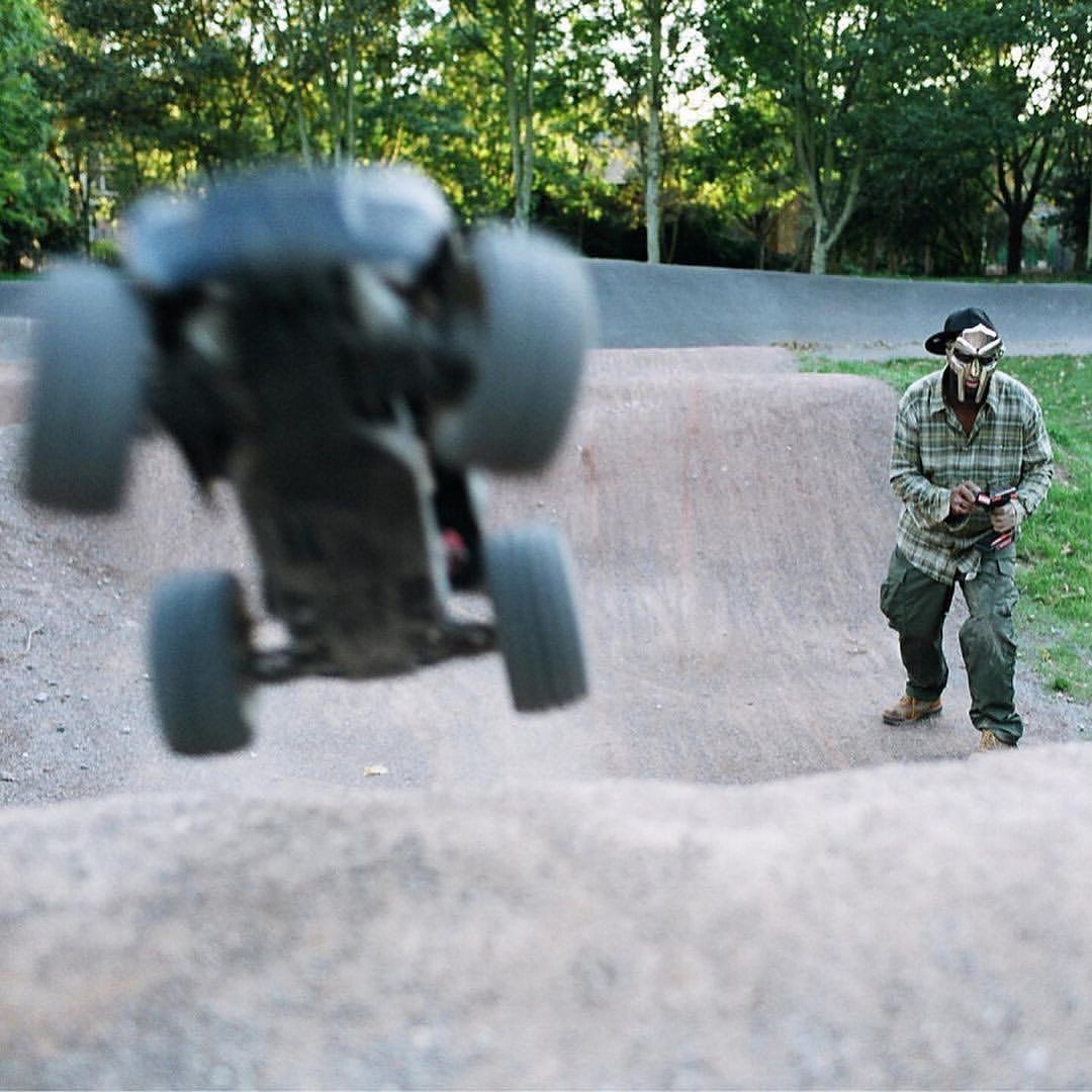 ARTIFAXING tweet media