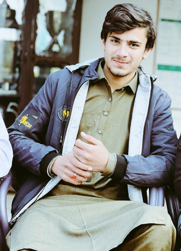 یہ ہے زاہد جو کہ پاکستان تحریک انصاف سٹوڈنٹ پیڈریشن کا ایک ممبر ہے جو کہ نو مئی میں گرفتار ہوا ہے اور ابھی تک فوج کے  جیل میں ہے
اس نوجوان کے لیے اواز اٹھاؤ...ہے کوئی جو اس کے لیے وہ اٹھے
<a href="/PTIofficial/">PTI</a>
<a href="/TeamiPians/">Team Insafians 𝗣𝗼𝘄𝗲𝗿</a>
#پاکستان_کا_فخر_عمران_خان