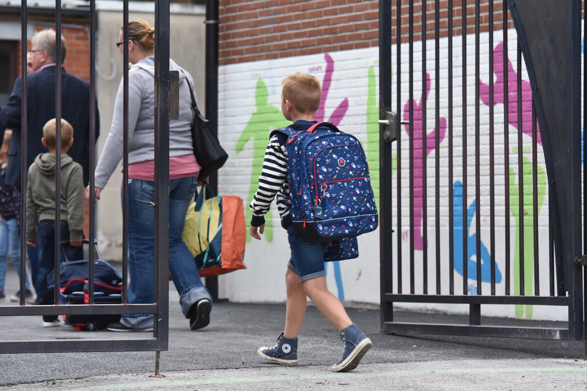 Une école sur cinq à Bruxelles surexposée aux polluants dans l’air : “C’est particulièrement dangereux pour les enfants” dhnet.be/regions/bruxel…