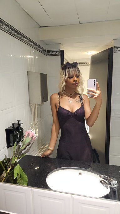 Survived the first day and night of xbizamsterdam  Had a blast and met the most amazing people. Excited