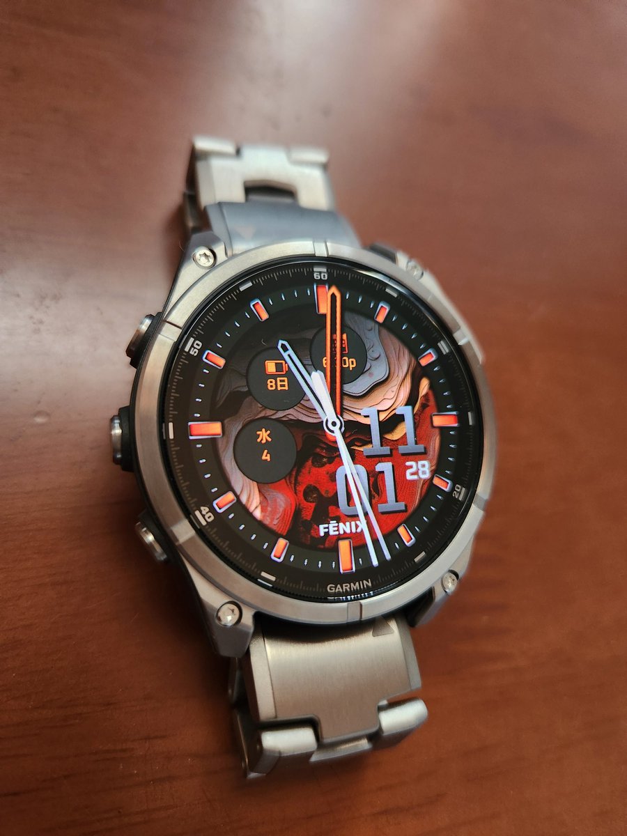 kurotulip1's tweet image. Garmin Fenix8  着弾
やはりチタンはこの色味
鈍い輝きが控えめに言って最高
#Garmin
#Garminfenix8
