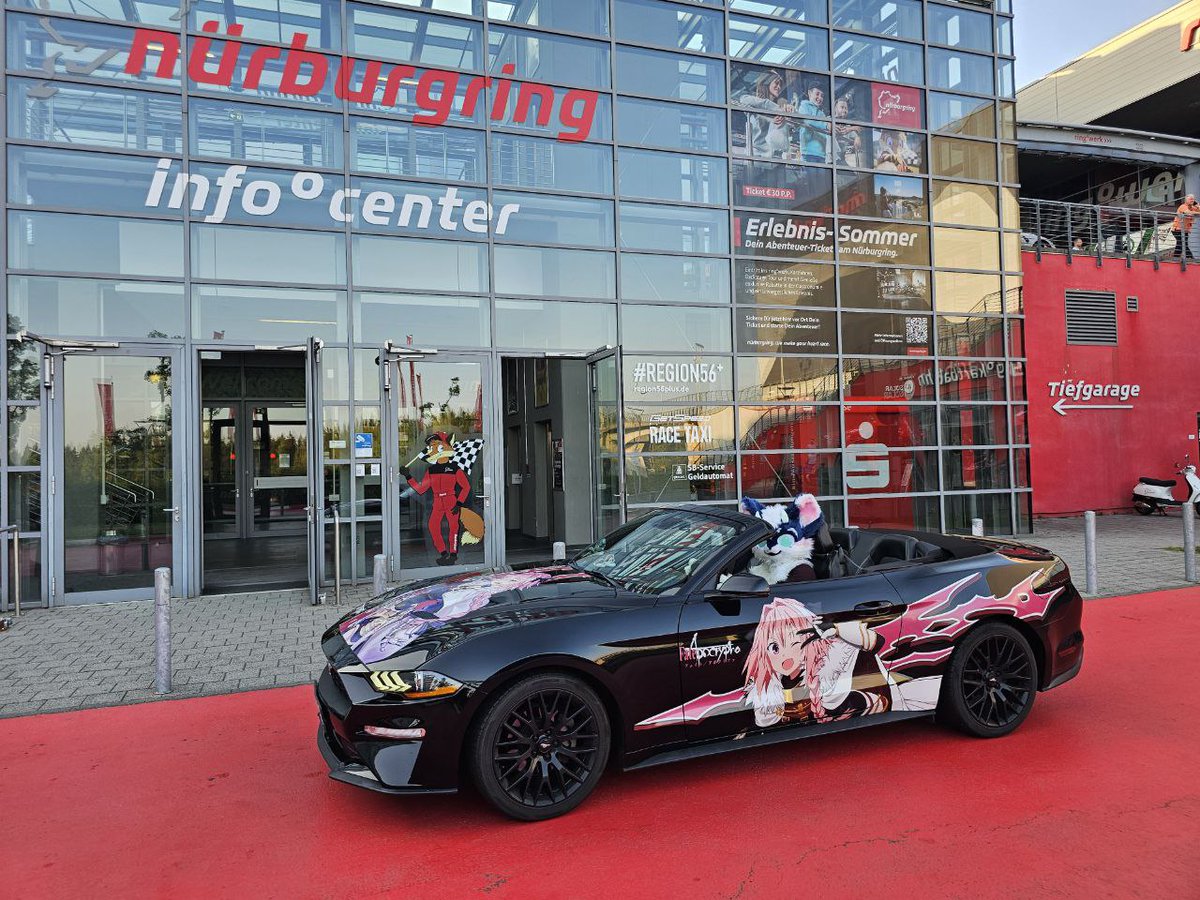 Of course I had to bring Mizu as well &lt;3
#fursuiter